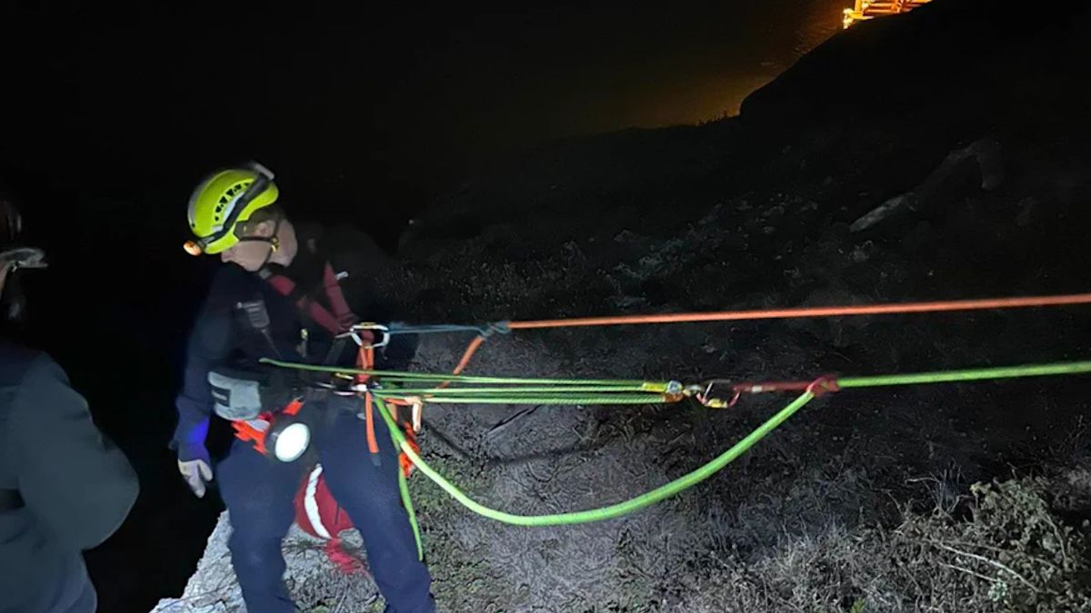 Stranded Couple with 4% Phone Battery Gets Saved from California Cliff