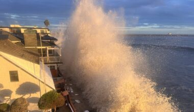 Residents along Long Beach Peninsula told to evacuate as community endures more waves, high tides