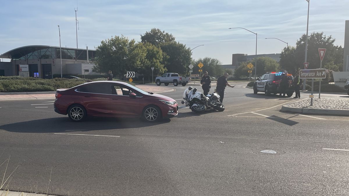Fresno Police motorcycle officer hospitalized after crash in Clovis, police say