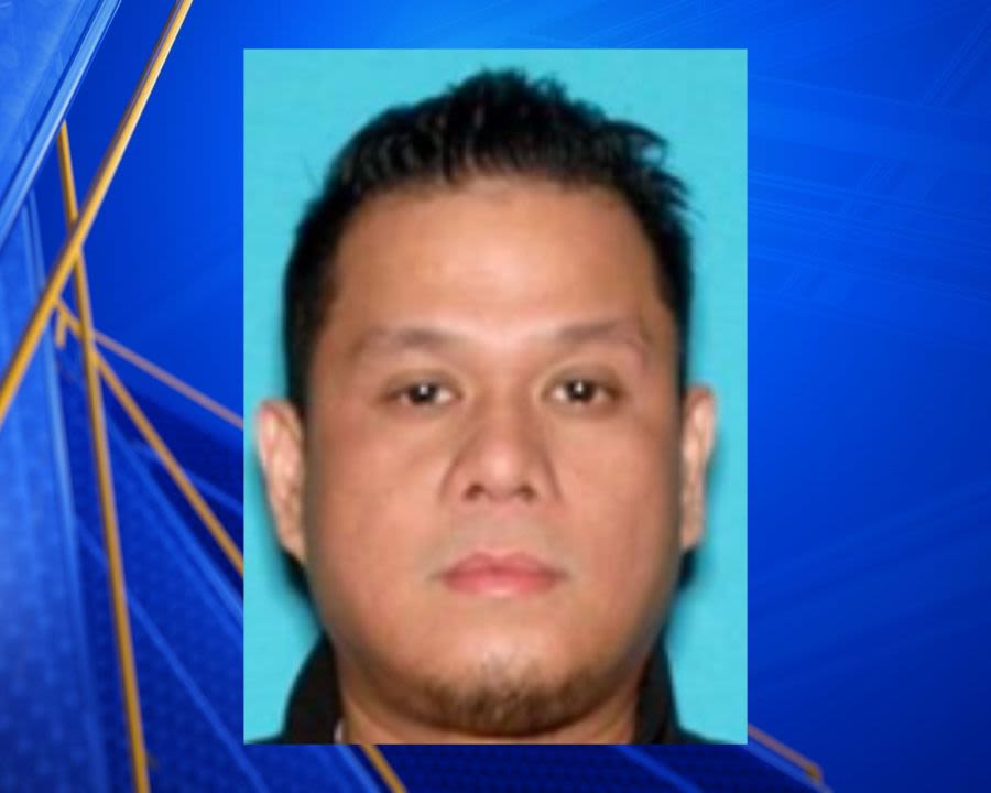 Bakersfield police arrest man for arranging meeting with minor over internet