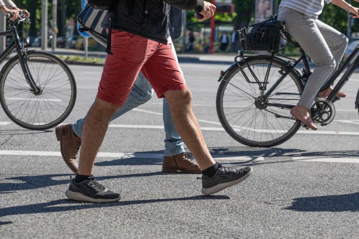Bakersfield Police Department gives tips for Pedestrian Safety Month