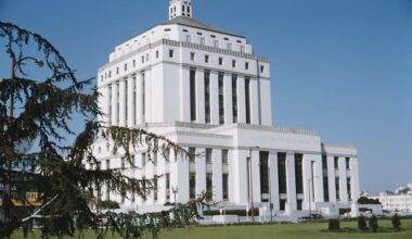 Oakland man charged with market shooting, robbery of elderly woman