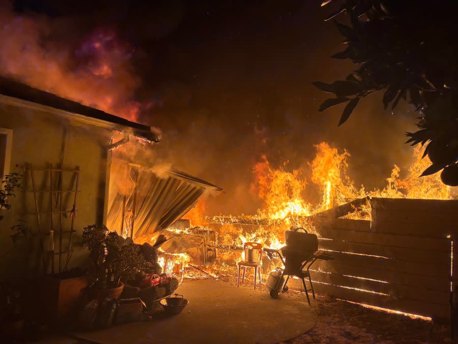 Residents escape San Jose duplex fire Thursday morning