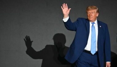 Fewer California Republicans approve of Trump, poll says. That could hurt GOP midterm chances