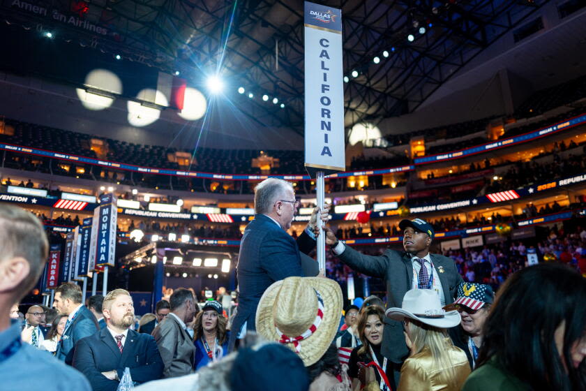 California Republicans walk a tightrope as Trump jumps into midterms campaigning