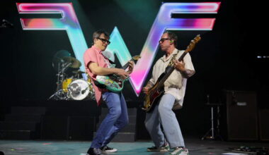 Grammy Award-winning band Weezer kicks off tour at Sacramento’s Golden 1 Center