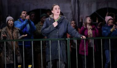 Review: San Francisco Opera makes a thrilling case for ‘Mary, Queen of Scots'