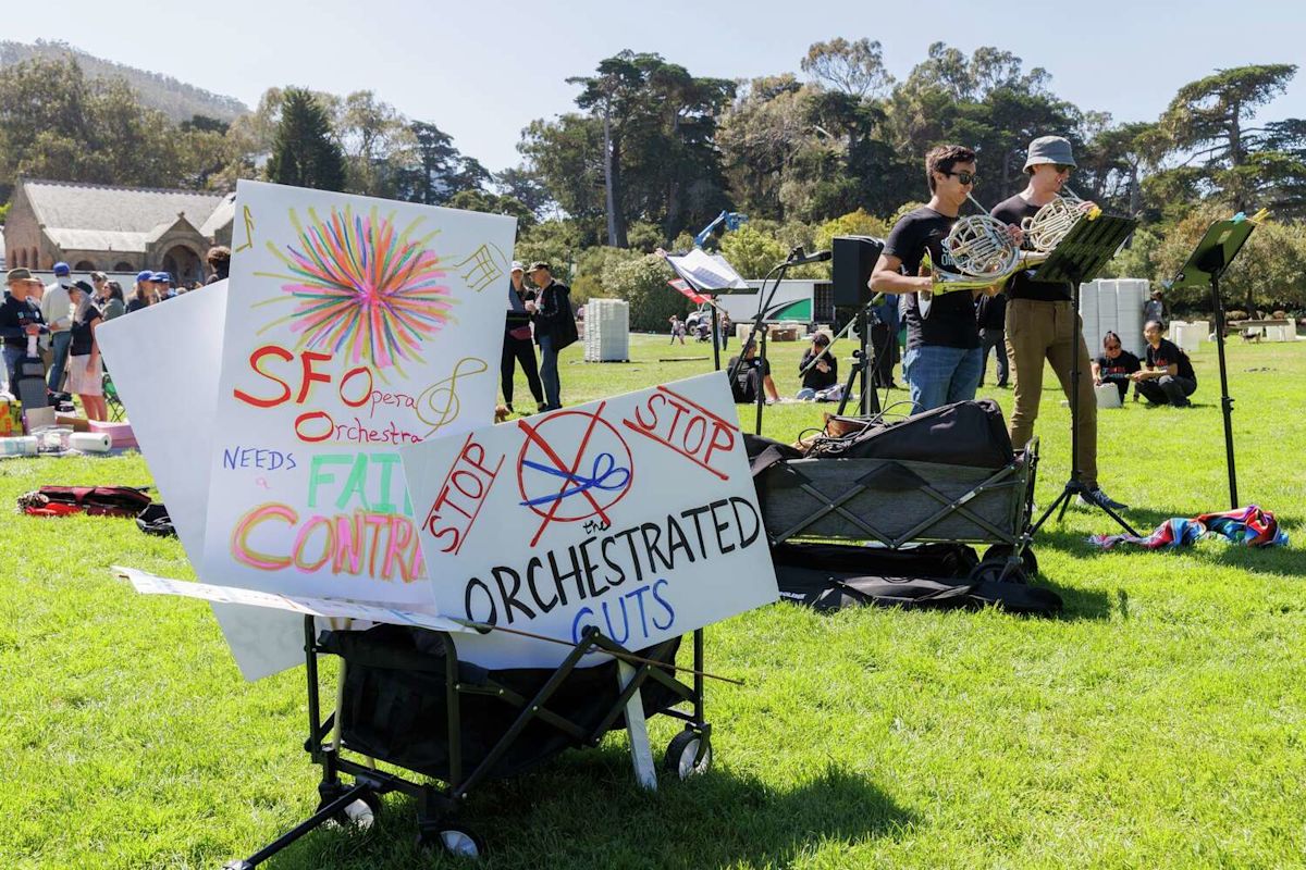 After strike cancels S.F.'s Opera in the Park, musicians entertain fans who show up