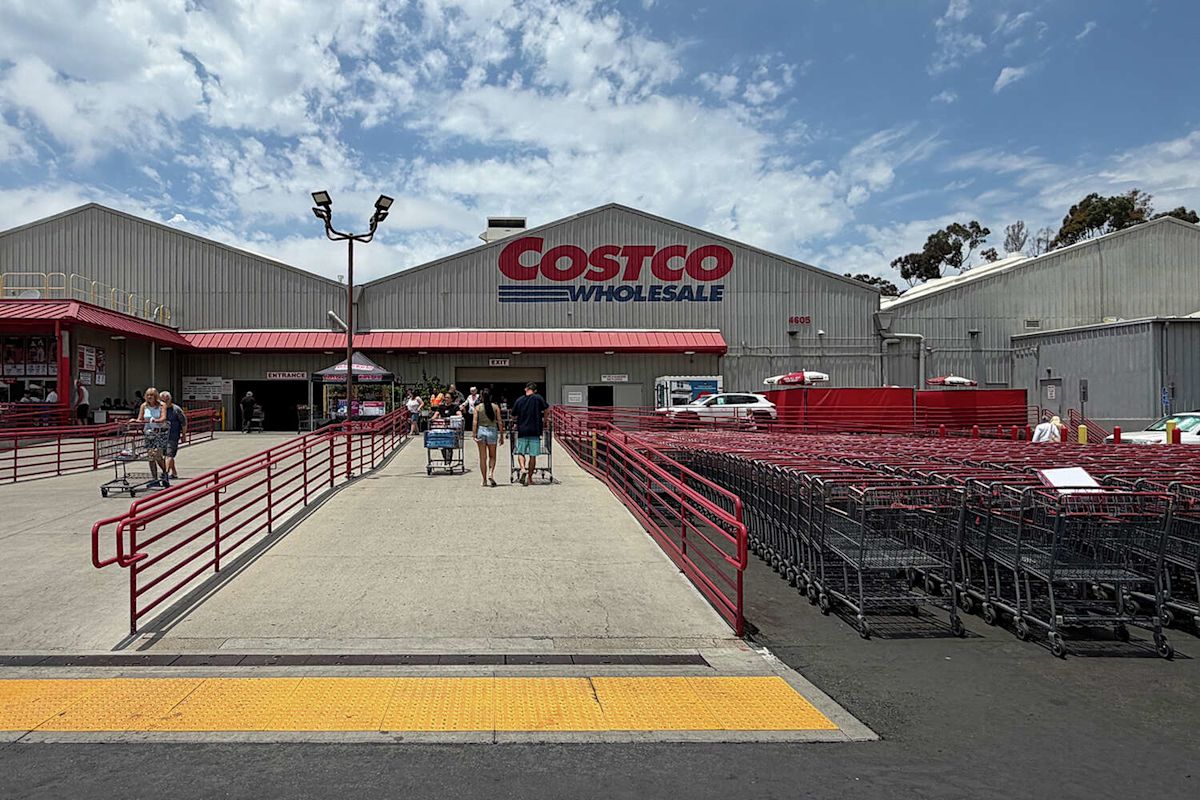 Costco's unlikely Calif. origin story includes a San Diego airplane hangar
