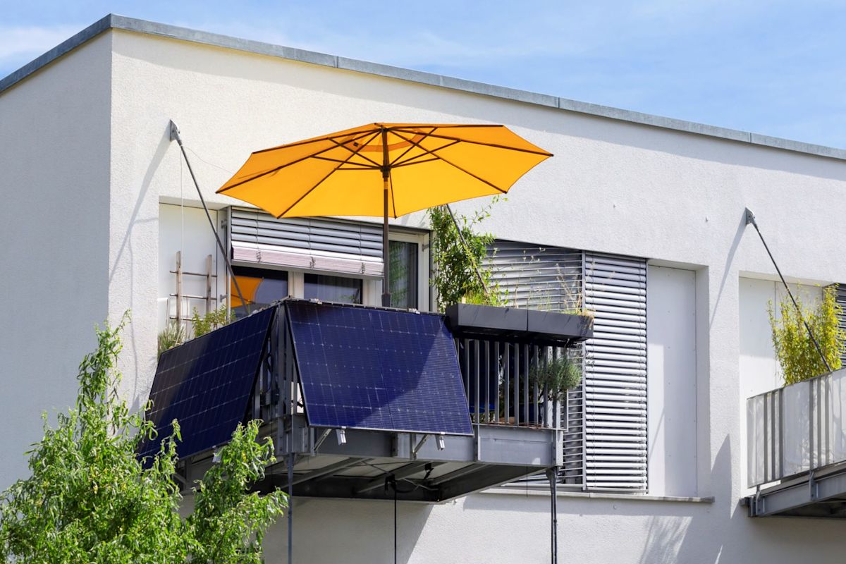 California homeowner eyes 1,200W plug-in solar, gets warning: 'Use a dedicated circuit'