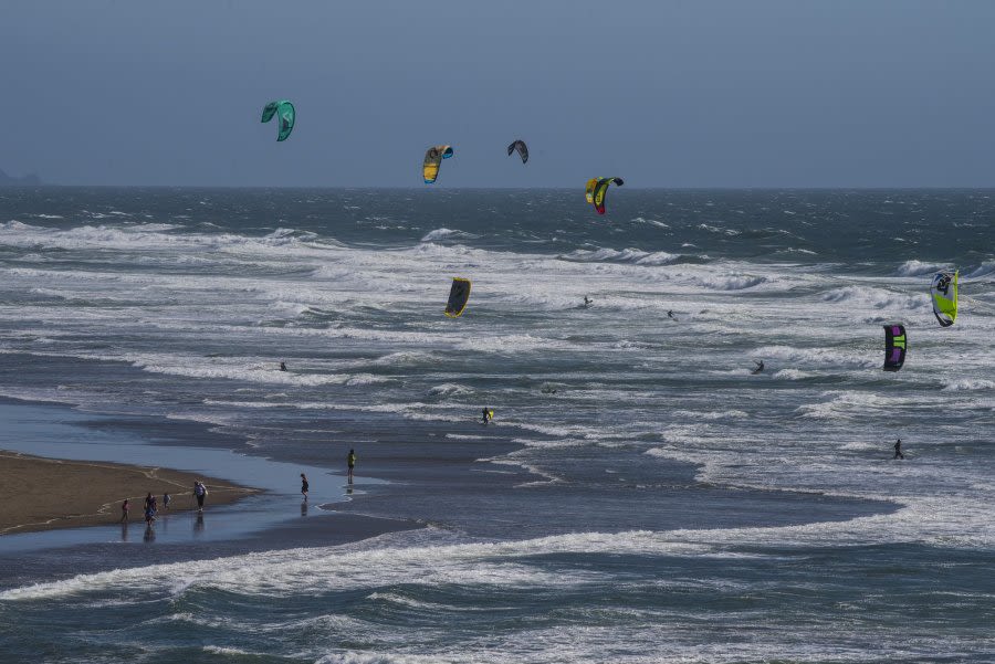 More than 100 people gather in San Francisco to scream at the ocean