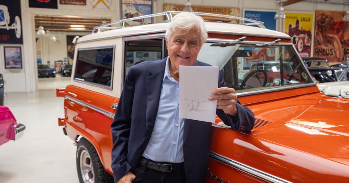 jay-leno-newsom-burbank-garage-bill-signing.jpg