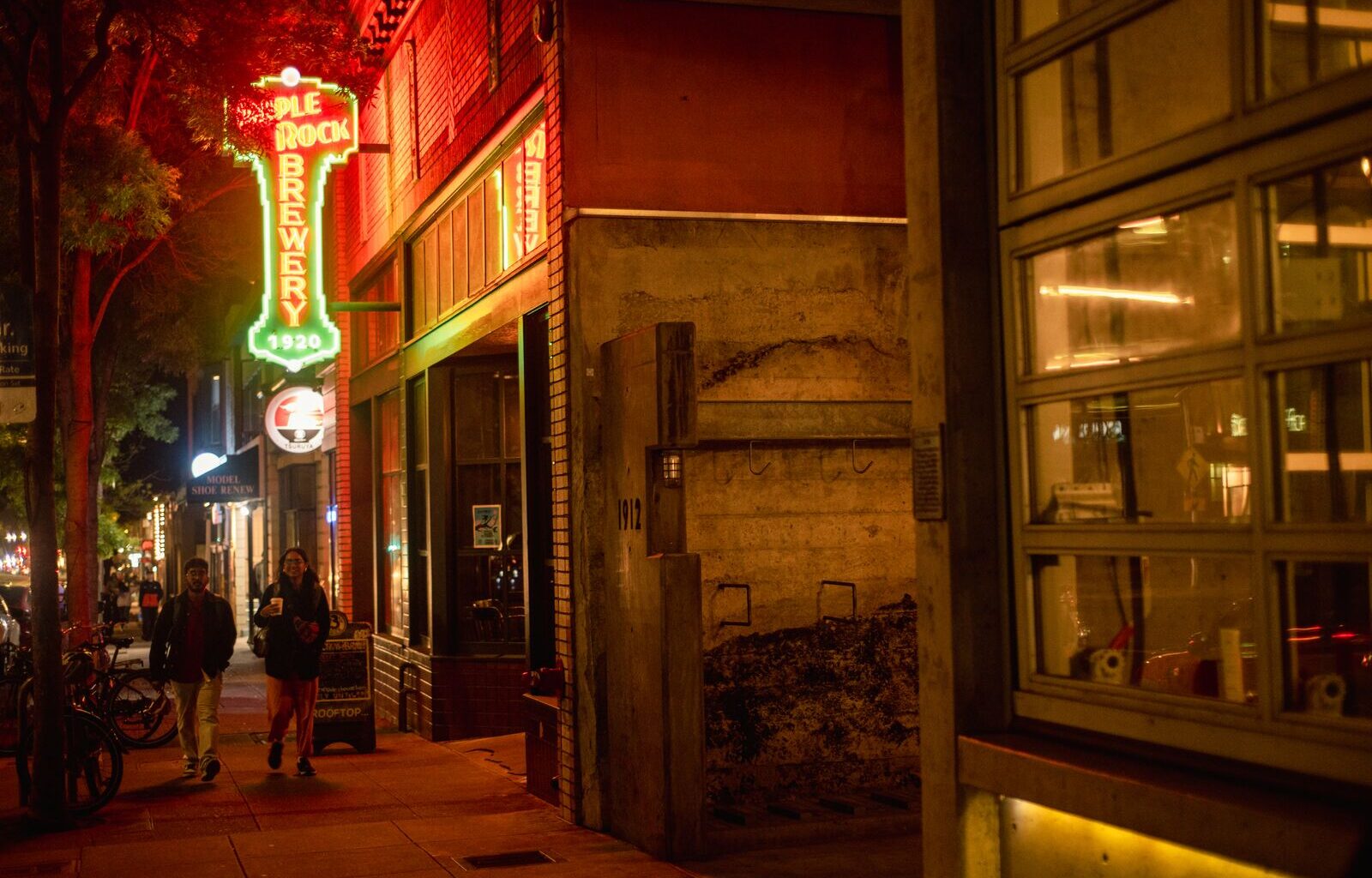 40-year-old brewpub and craft beer pioneer is pouring its final pints