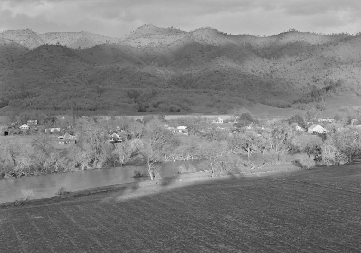 The town of Monticello on the banks of Putah Creek in 1956.
