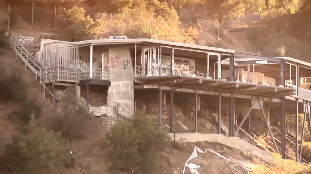 Man shot near abandoned Mulholland Drive home – NBC Los Angeles