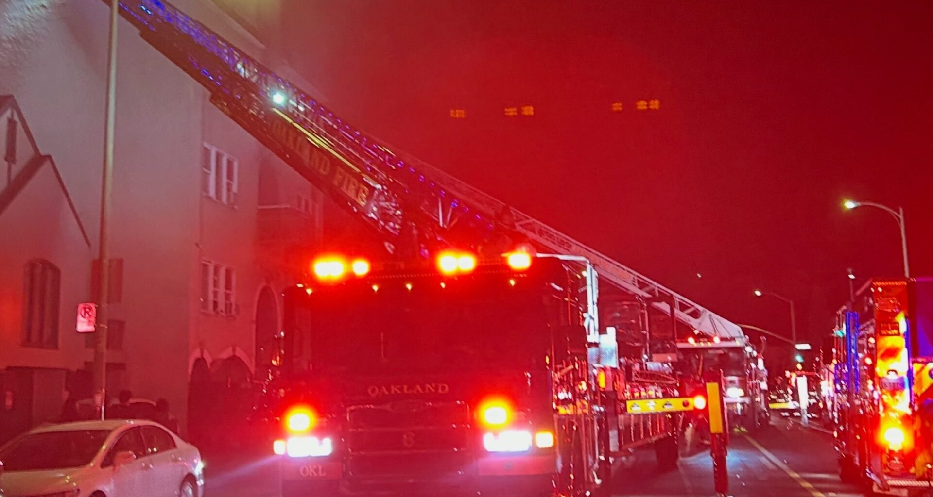 Four injured, dozens evacuated in three-alarm Oakland apartment fire – The Mercury News