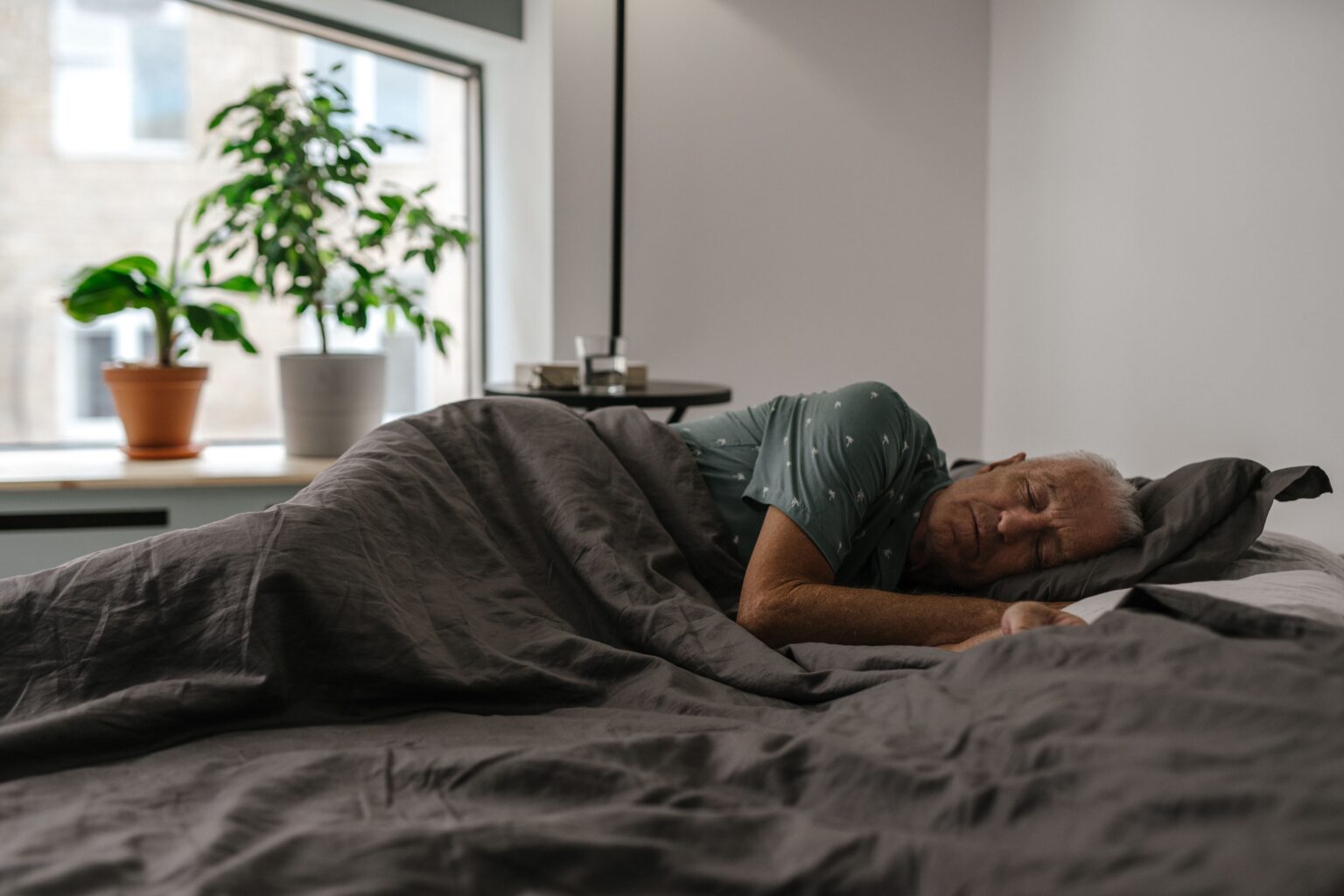 New UC Berkeley study links deep-sleep loss to Alzheimer’s-related protein buildup