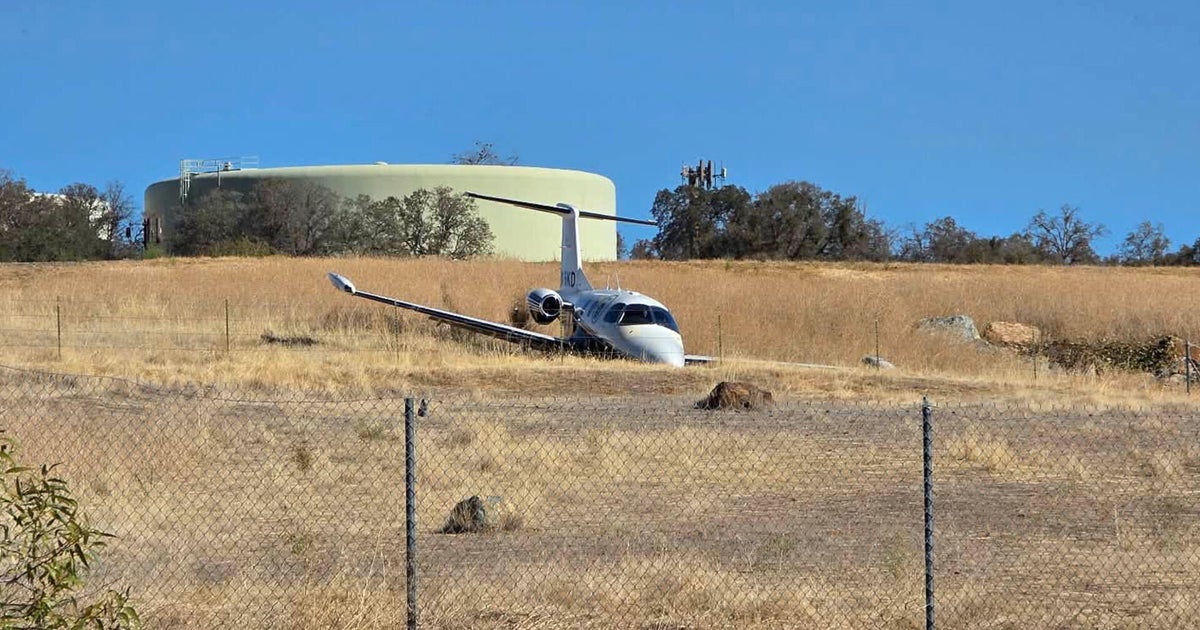 plane-off-runway-auburn-credit-travis-stelios.jpg