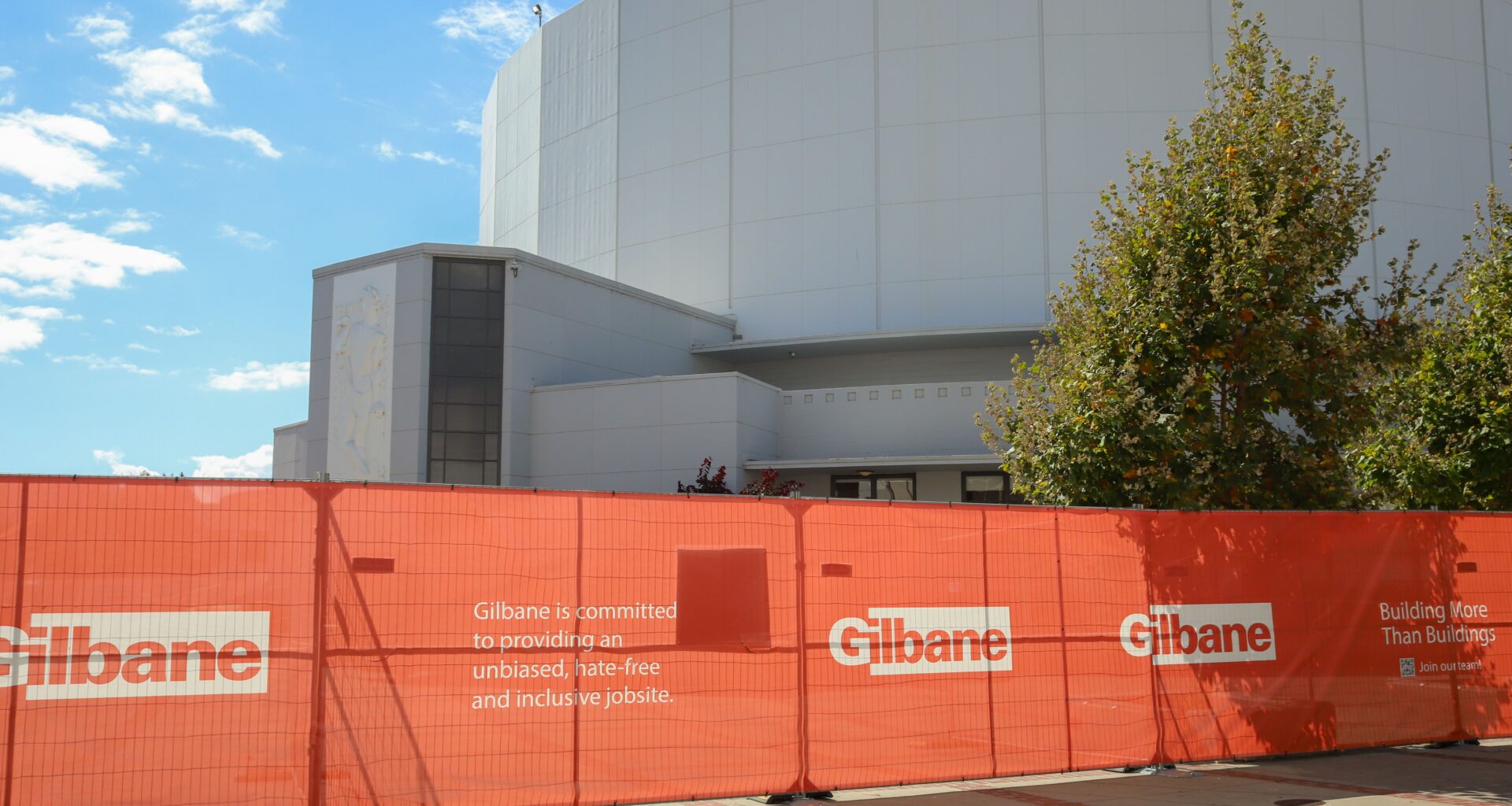 Theater closures yield challenges and benefits for art programs