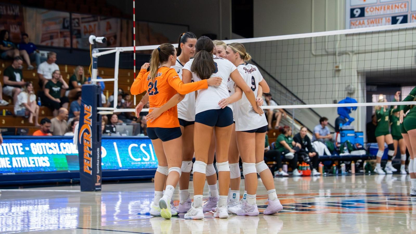 Women's Volleyball Survives Sacramento State, Wins Thrilling Five-Set Match