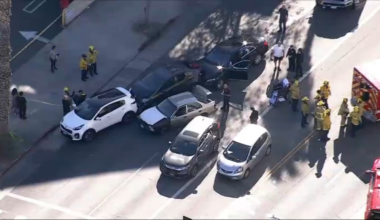 Multiple cars involved in crash in Sherman Oaks – NBC Los Angeles