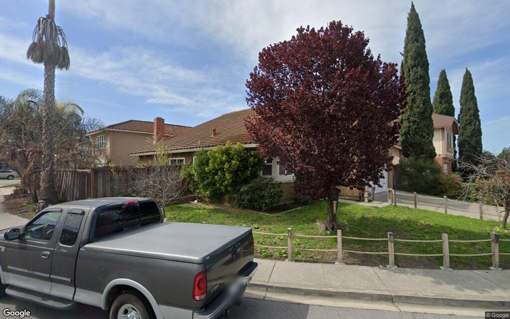 Calle del Prado 640 - Google Street View