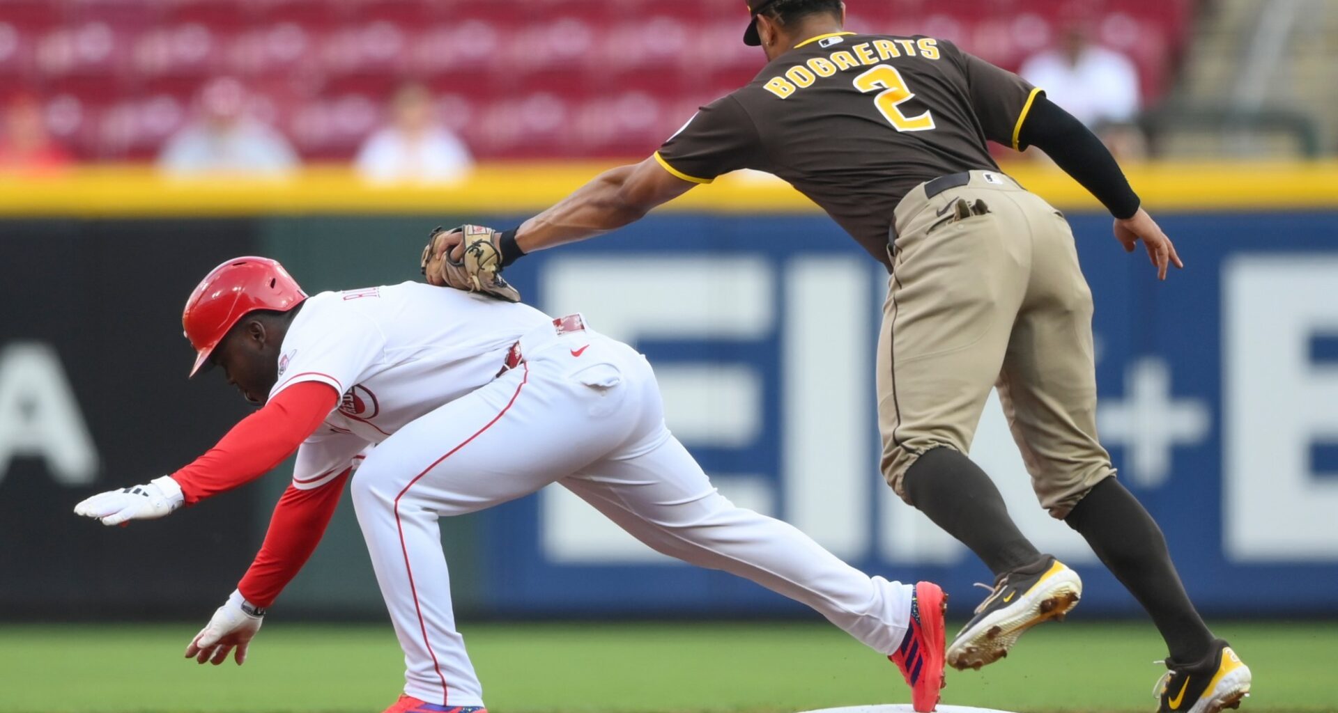 Padres don't score early, Reds score late to even series