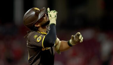 Padres Daily: Missed opportunities; Salas arrives; Tatis' cat and mouse game; twin triples