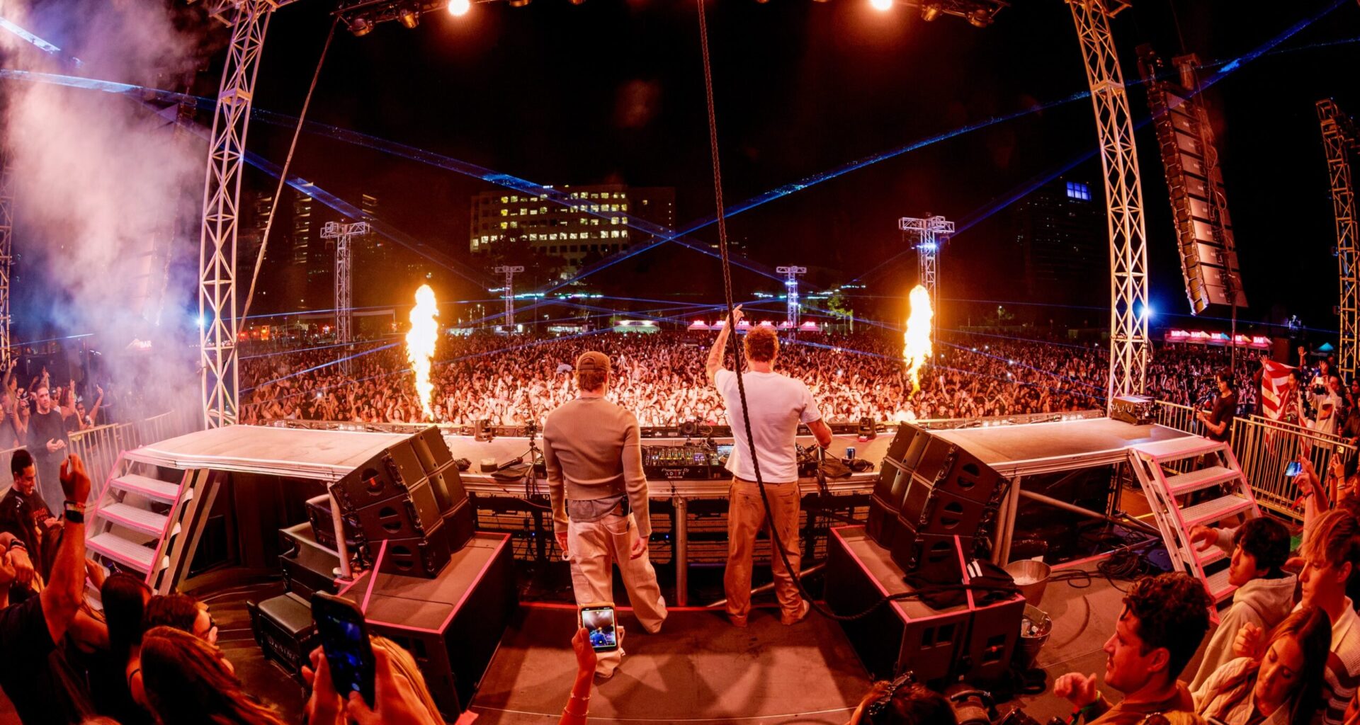 14 People Hospitalized During The Chainsmokers’ San Jose Concert