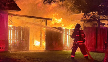 8 displaced after fire spreads to Turlock apartment complex