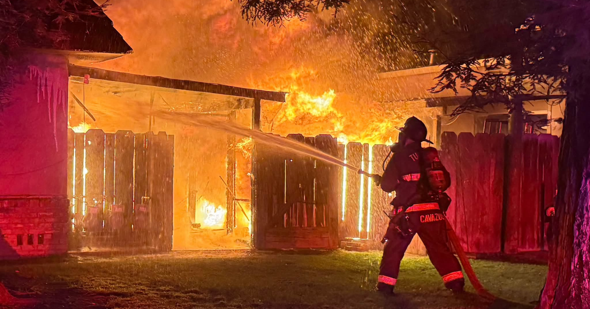 8 displaced after fire spreads to Turlock apartment complex