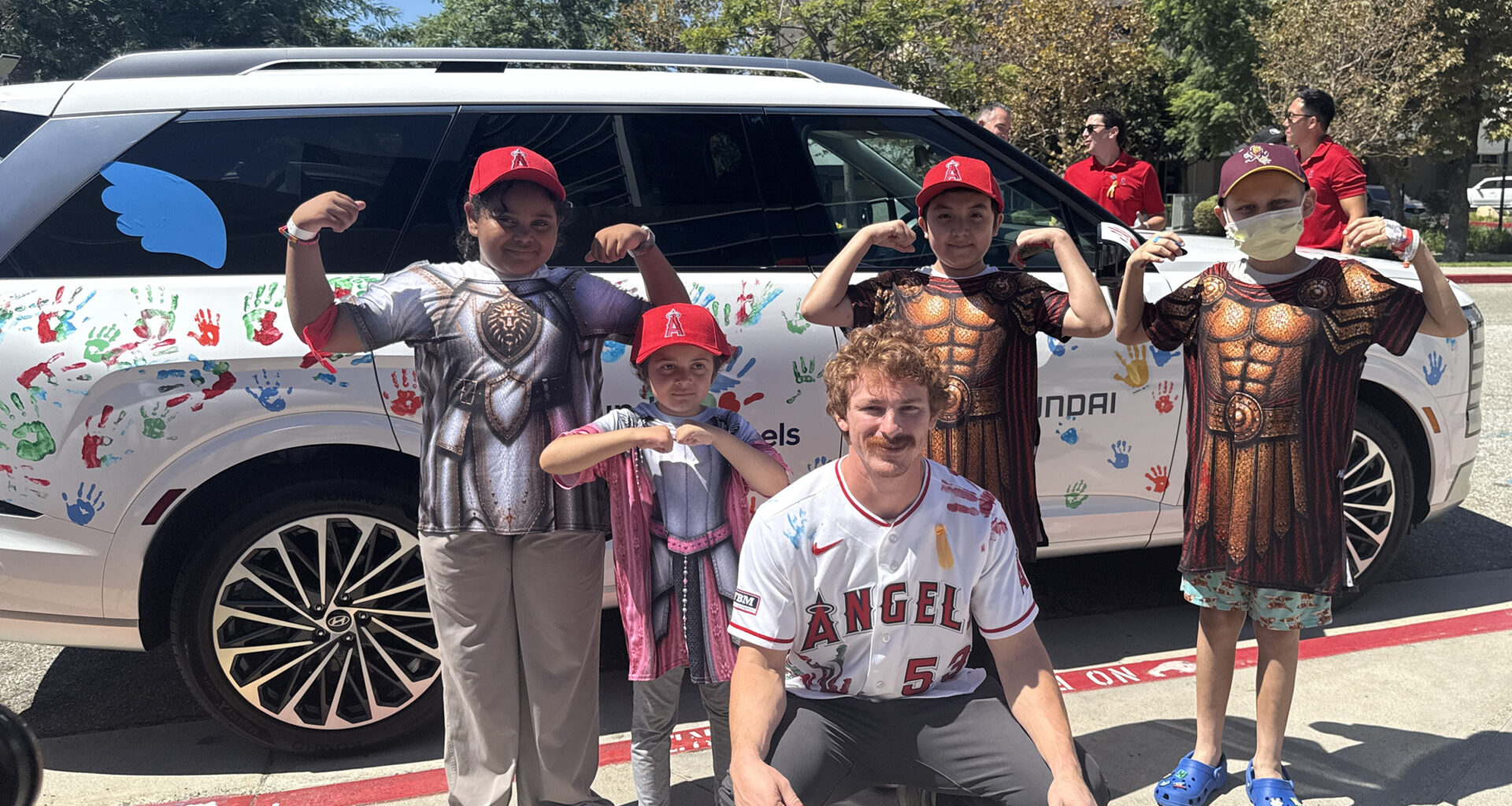 Hyundai Hope on Wheels awards $100,000 grant to advance pediatric cancer care at Miller Children’s & Women’s Hospital, celebrates with signature handprint ceremony