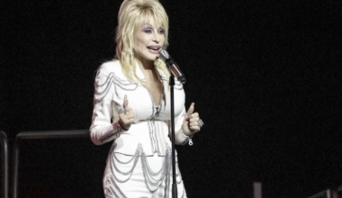 Bakersfield senator helps make Sept. 25 Dolly Parton Day in California