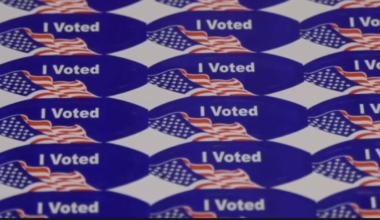 Supreme Court blocks USPS ballot mail rules for 2026