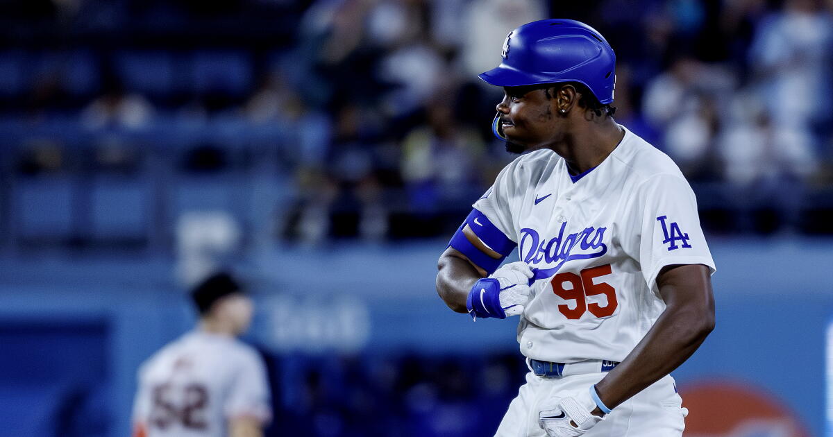 Mookie Betts homers twice, Tyler Glasnow shines in Dodgers' win