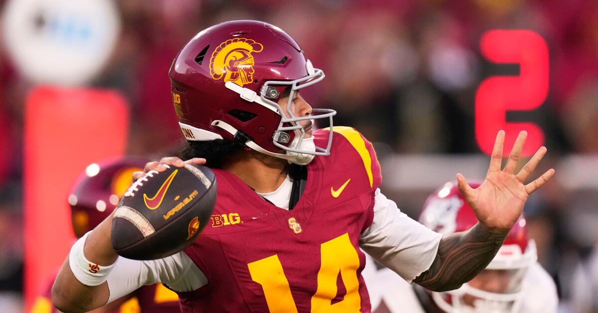 No. 14 USC dominates in blowout victory over Fresno State