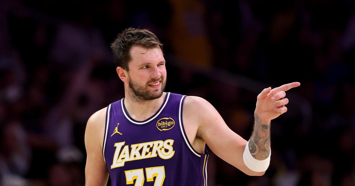 Five storylines to follow as Lakers open training camp