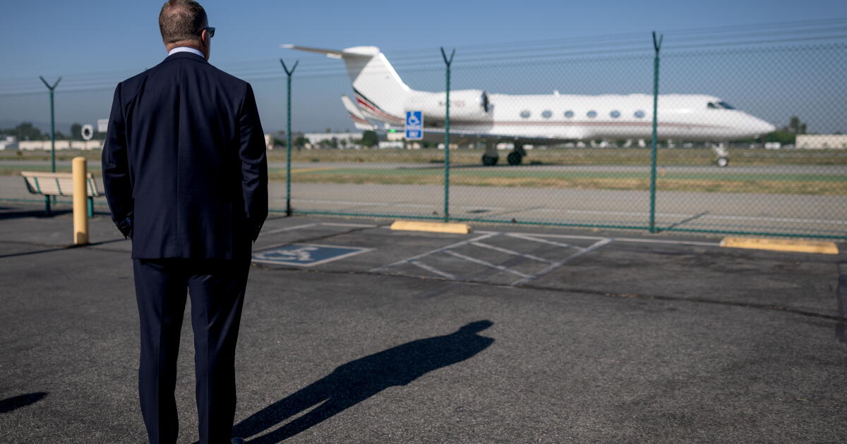 A plane outrage: The ultra-rich fail to pay taxes on private jets