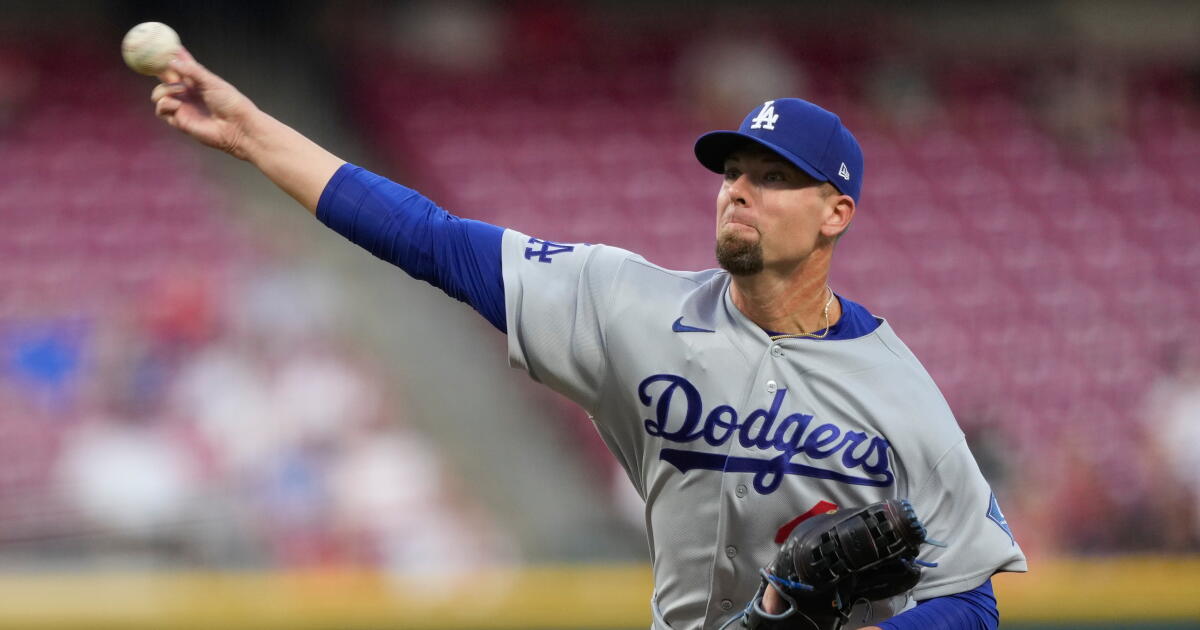 Dodgers' Blake Treinen injured in bullpen, likely out for playoffs