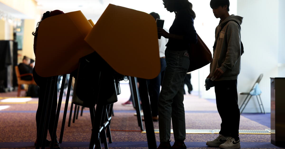 Young California Latinas want to fight Trump more than Latinos: study