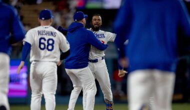 Teoscar Hernández delivers Dodgers to thrilling comeback win
