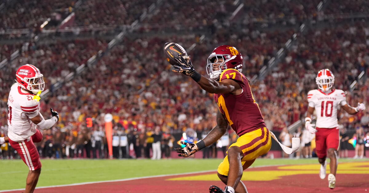 No. 14 USC pulls away for a home win over feisty Louisiana