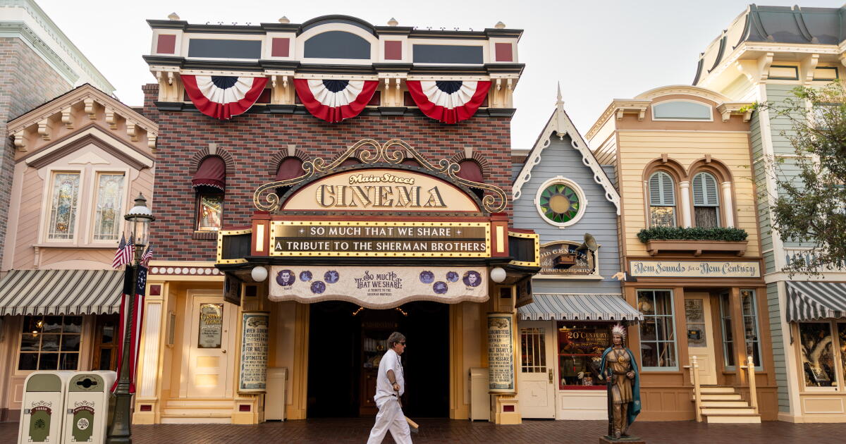 My No. 1 pet peeve when people complain about theme parks
