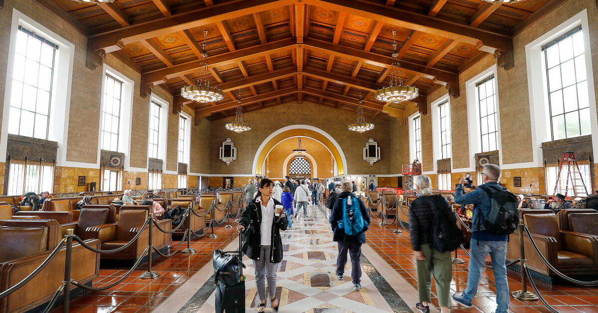 Person with measles rode Amtrak through California, officials say