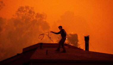 Aggressive Plaskett fire outgrows Timber fire in Big Sur