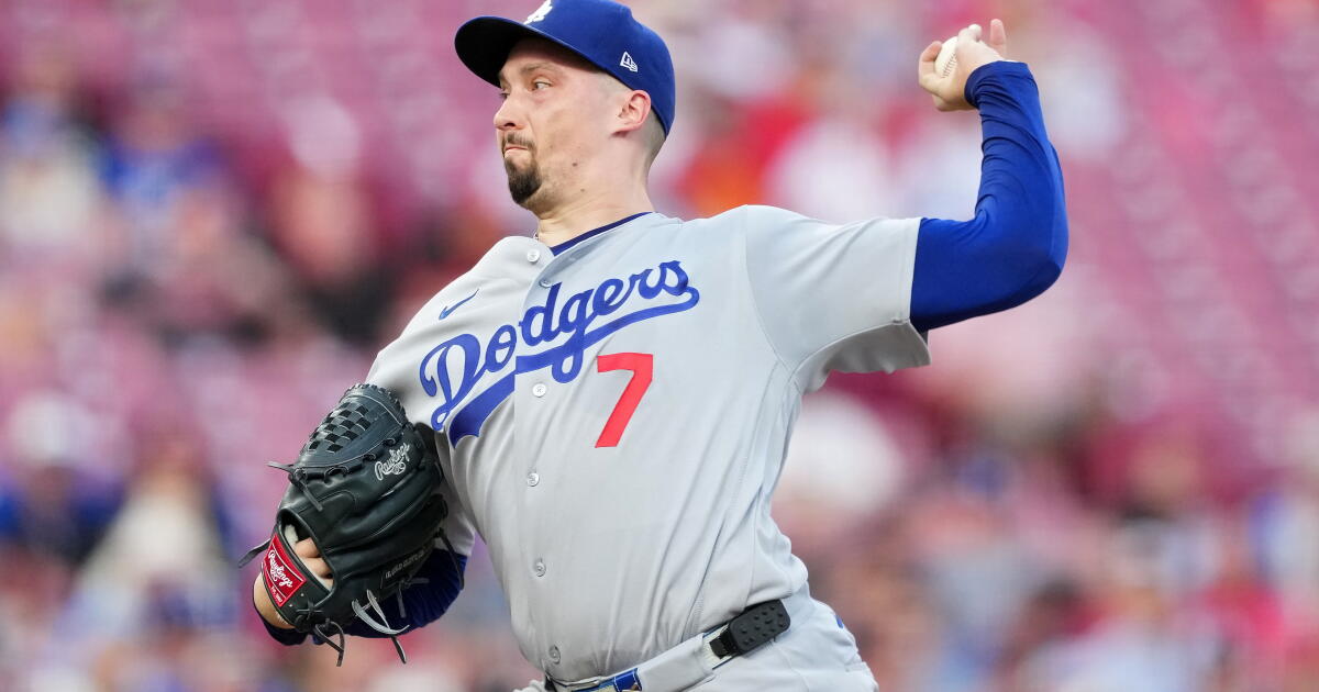 Blake Snell exits Dodgers' loss early because of injury