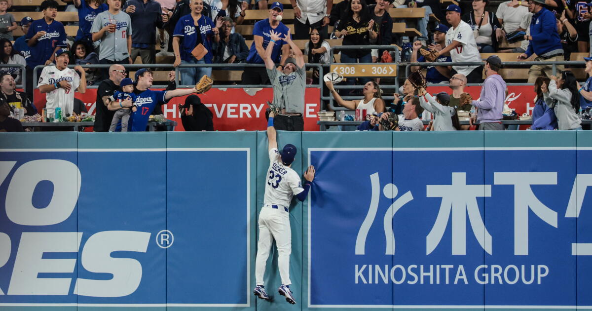 Sluggish Dodgers open homestand with lopsided loss to Cardinals