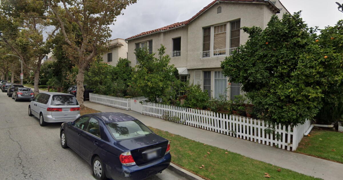 Two firefighters injured in Beverly Hills apartment blaze