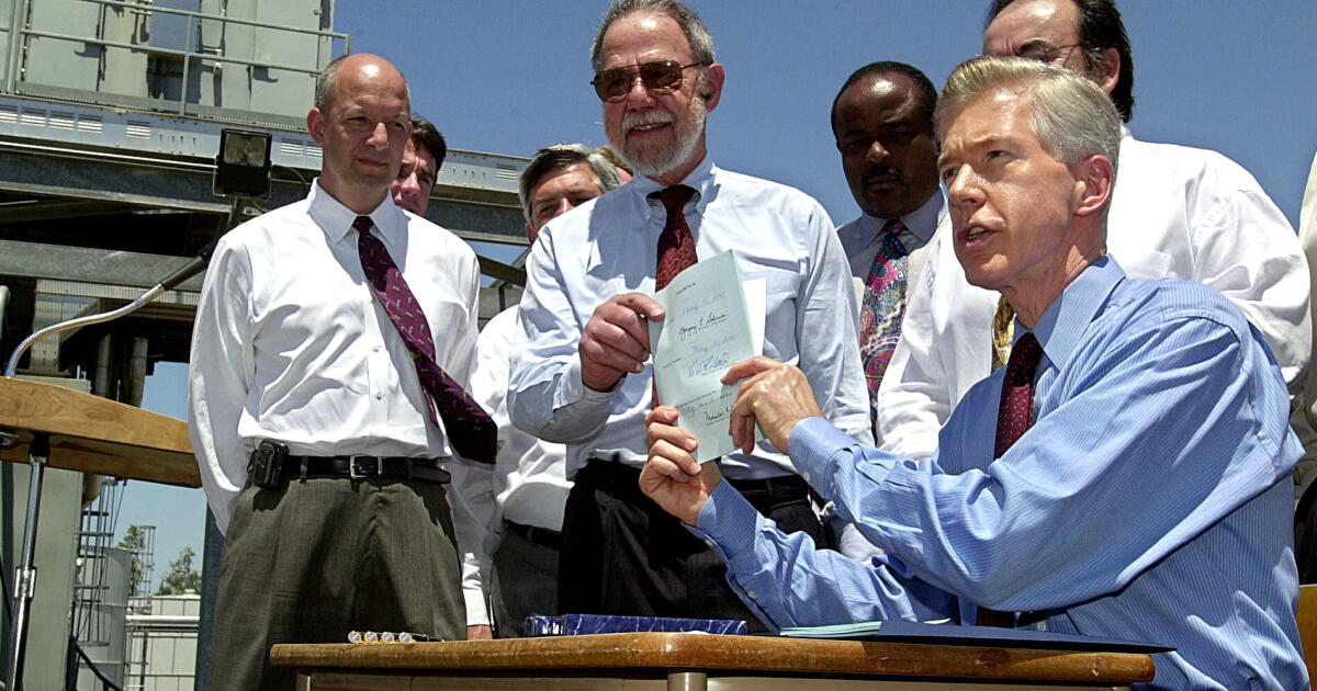 Byron Sher, an uncomfortable politician who left an indelible mark on California's environment, dies at 98
