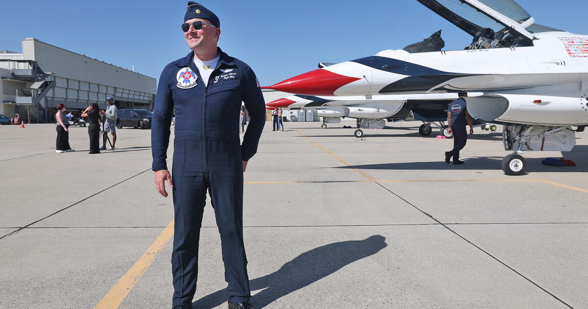 U.S. Air Force Thunderbirds arrive in Orange County ahead of air show